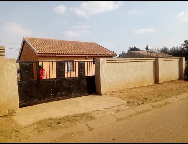 2 BEDROOM HOUSE FOR SALE IN PALM RIDGE EXT 2